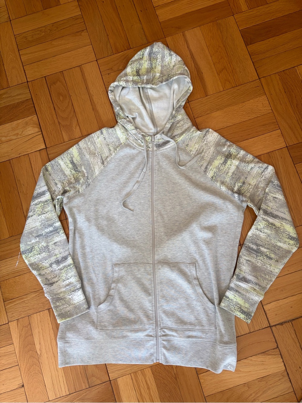 Eddie Bauer Legendwash. Sz. Large Zip up Hoodie. Gray, Cream & yellow 60% cotton